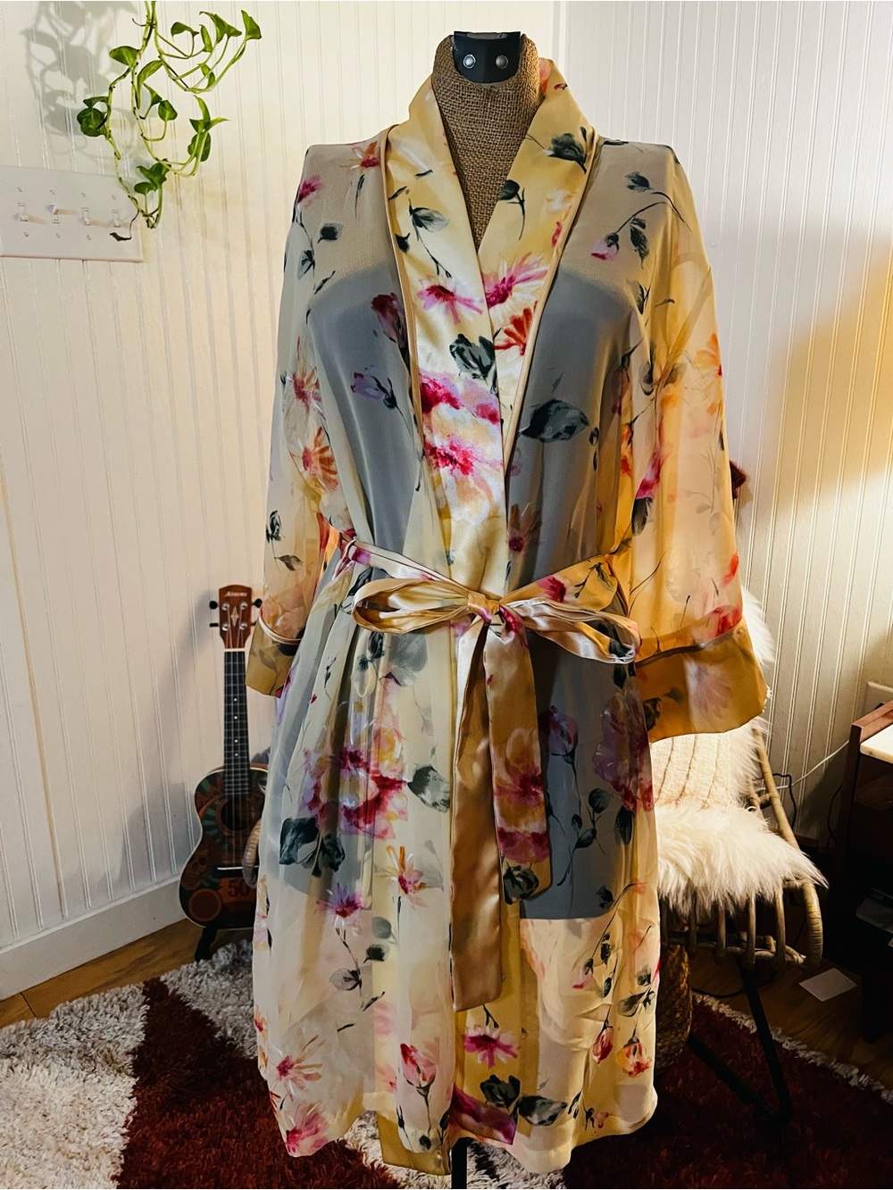 VTG Floral Satin Kimono Robe in Yellow and Pink